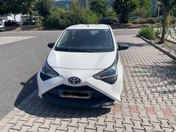 Weiß Gebraucht 2021 Toyota Aygo Business Edition Kleinwagen | 8.990 € (Guter Preis)
