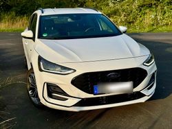 Weiß Gebraucht 2023 Ford Focus ST-Line X Kombi | 20.900 € (Superpreis)