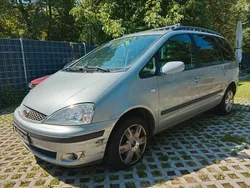 Silber Gebraucht 2002 Ford Galaxy Ghia Van / Kleinbus | 699 € (Superpreis)