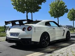Nissan GT-R