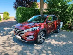 Rot Gebraucht 2016 Hyundai Tucson Premium SUV | 14.799 € (Fairer Preis)