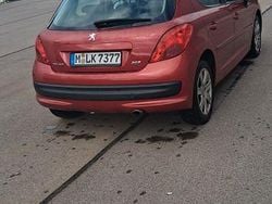Rot Gebraucht 2008 Peugeot 207 Sport Limousine | 2.200 € (Superpreis)