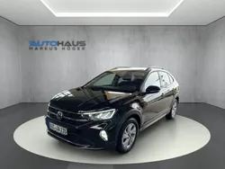 Deep black perleffek (metallic) Gebraucht 2022 VW Taigo Life SUV | 19.890 € (Guter Preis)