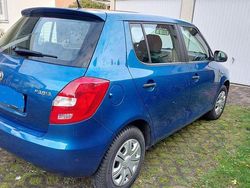 Blau Gebraucht 2015 Skoda Fabia Active Limousine | 6.950 € (Guter Preis)