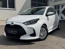 Weiß Gebraucht 2022 Toyota Yaris Hybrid Comfort Kleinwagen | 16.499 € (Guter Preis)