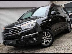 Schwarz Gebraucht 2017 Ssangyong (KGM) Rodius Van / Kleinbus | 12.980 €
