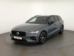 Grau Gebraucht 2022 Volvo V60 Plus Kombi | 29.990 € (Etwas zu teuer)