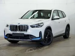 Weiß Gebraucht 2023 BMW iX1 Performance SUV | 36.480 €