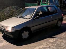 Grau Gebraucht 1993 Peugeot 106 Kleinwagen | 550 €