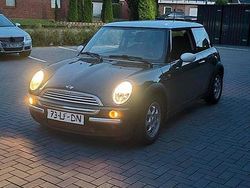 Grün Gebraucht 2002 Mini Cooper Kleinwagen | 1.600 €