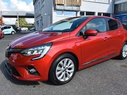 Rot Gebraucht 2021 Renault Clio V Experience Kleinwagen | 14.850 € (Guter Preis)