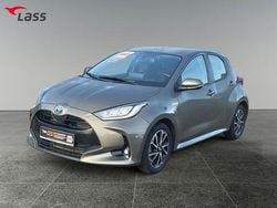 Manganbronze metallic Gebraucht 2020 Toyota Yaris Hybrid Basis Limousine | 17.980 € (Superpreis)