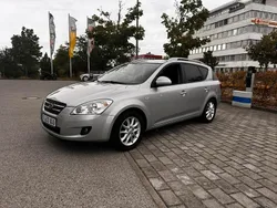 Grau Gebraucht 2009 Kia Ceed 2 Kombi | 2.000 € (Guter Preis)