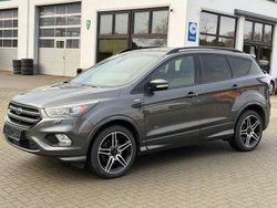 Grau Gebraucht 2017 Ford Kuga ST-Line SUV | 14.990 € (Fairer Preis)