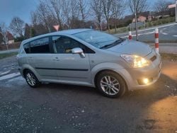 Silber Gebraucht 2009 Toyota Corolla Verso Van / Kleinbus | 7.600 € (Teuer)