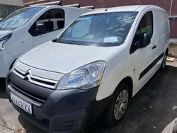 Weiss Gebraucht 2015 Citroën Berlingo Business Class Van / Kleinbus | 4.999 € (Fairer Preis)