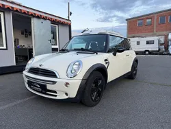 Weiß Gebraucht 2006 Mini ONE Kleinwagen | 2.200 € (Superpreis)