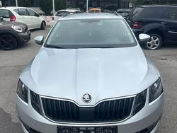 Silber Gebraucht 2019 Skoda Octavia Soleil Kombi | 12.300 € (Superpreis)
