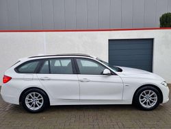Weiß Gebraucht 2016 BMW 318 Sport Line Kombi | 10.990 € (Superpreis)