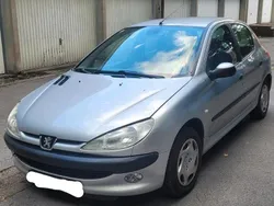 Silber Gebraucht 1999 Peugeot 206 Kleinwagen | 2.800 € (Teuer)