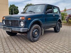 Grün Gebraucht 2011 Lada niva SUV | 2.499 €