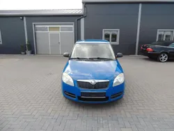 Blau Gebraucht 2009 Skoda Fabia Kleinwagen | 950 € (Guter Preis)