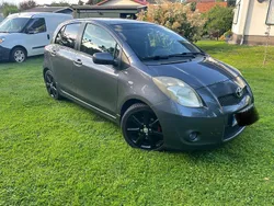 Grau Gebraucht 2008 Toyota Yaris Kleinwagen | 3.000 € (Guter Preis)