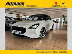 Weiß Neu 2024 Suzuki Swift Comfort+ Limousine | 20.790 €