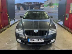 Grau Gebraucht 2005 Skoda Octavia Kombi | 2.200 € (Fairer Preis)