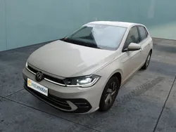 Grau Gebraucht 2024 VW Polo Style Limousine | 21.380 € (Guter Preis)