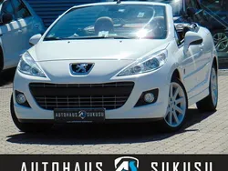 Weiß Gebraucht 2011 Peugeot 207 CC Roland Garros Cabrio | 5.480 € (Etwas zu teuer)