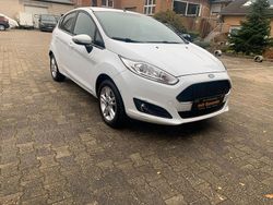Weiß Gebraucht 2016 Ford Fiesta Celebration Kleinwagen | 5.950 € (Guter Preis)