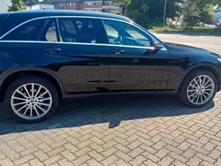 Schwarz Gebraucht 2021 Mercedes GLC300e AMG line SUV | 41.000 € (Teuer)