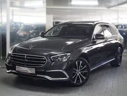 Grau Gebraucht 2022 Mercedes E300 Limousine | 30.990 € (Guter Preis)