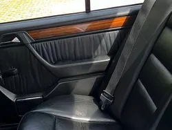 Grau Gebraucht 1990 Mercedes E300 Limousine | 12.000 €