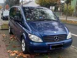 Blau Gebraucht 2005 Mercedes Vito Van / Kleinbus | 7.500 €
