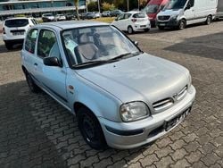 Silber Gebraucht 1999 Nissan Micra Comfort Limousine | 650 € (Superpreis)