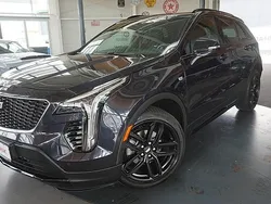 G6m (metallic) Gebraucht 2023 Cadillac XT4 SUV | 36.800 € (Guter Preis)
