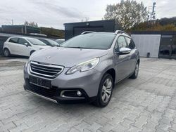 Grau Gebraucht 2015 Peugeot 2008 Style SUV | 6.900 € (Teuer)