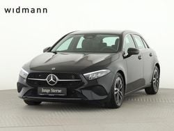 Kosmosschwarz metallic Gebraucht 2024 Mercedes A200 Progressive Limousine | 28.850 € (Fairer Preis)