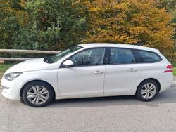 Weiß Gebraucht 2015 Peugeot 308 Active Kombi | 7.800 € (Fairer Preis)