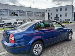 Blau Gebraucht 2003 VW Passat Limousine | 699 € (Superpreis)