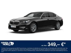 Schwarz / schwarz ii Gebraucht 2024 BMW 520 Sport Line Limousine | 43.549 € (Fairer Preis)