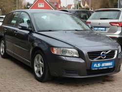 Titanium grey / metallic Gebraucht 2010 Volvo V50 Kinetic Kombi | 10.900 €