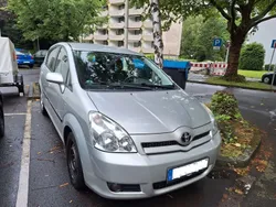 Grau Gebraucht 2006 Toyota Corolla Van / Kleinbus | 5.999 € (Fairer Preis)