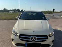 Beige Gebraucht 2019 Mercedes B180 Van / Kleinbus | 10.500 € (Superpreis)