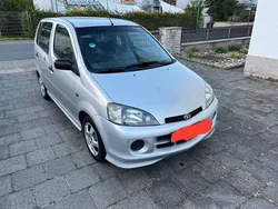 Silber Gebraucht 2004 Daihatsu YRV Van / Kleinbus | 1.500 €