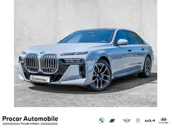 Grau Gebraucht 2024 BMW 740 M Sport Limousine | 90.480 € (Superpreis)