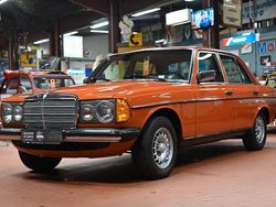 Rot Gebraucht 1982 Mercedes 240 Limousine | 14.990 €