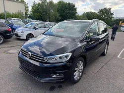 Schwarz Gebraucht 2017 VW Touran Highline Van / Kleinbus | 14.599 € (Fairer Preis)